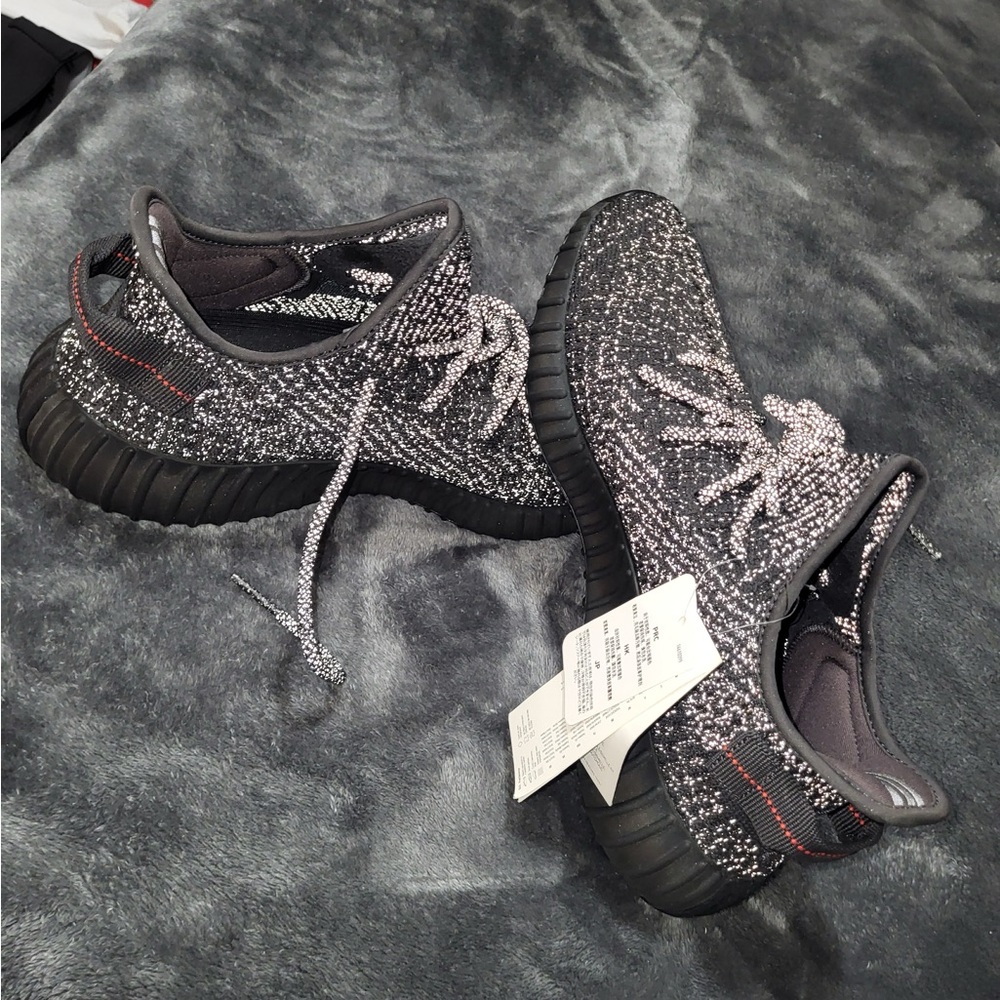 Yeezy x Adidas Men’s Sneakers